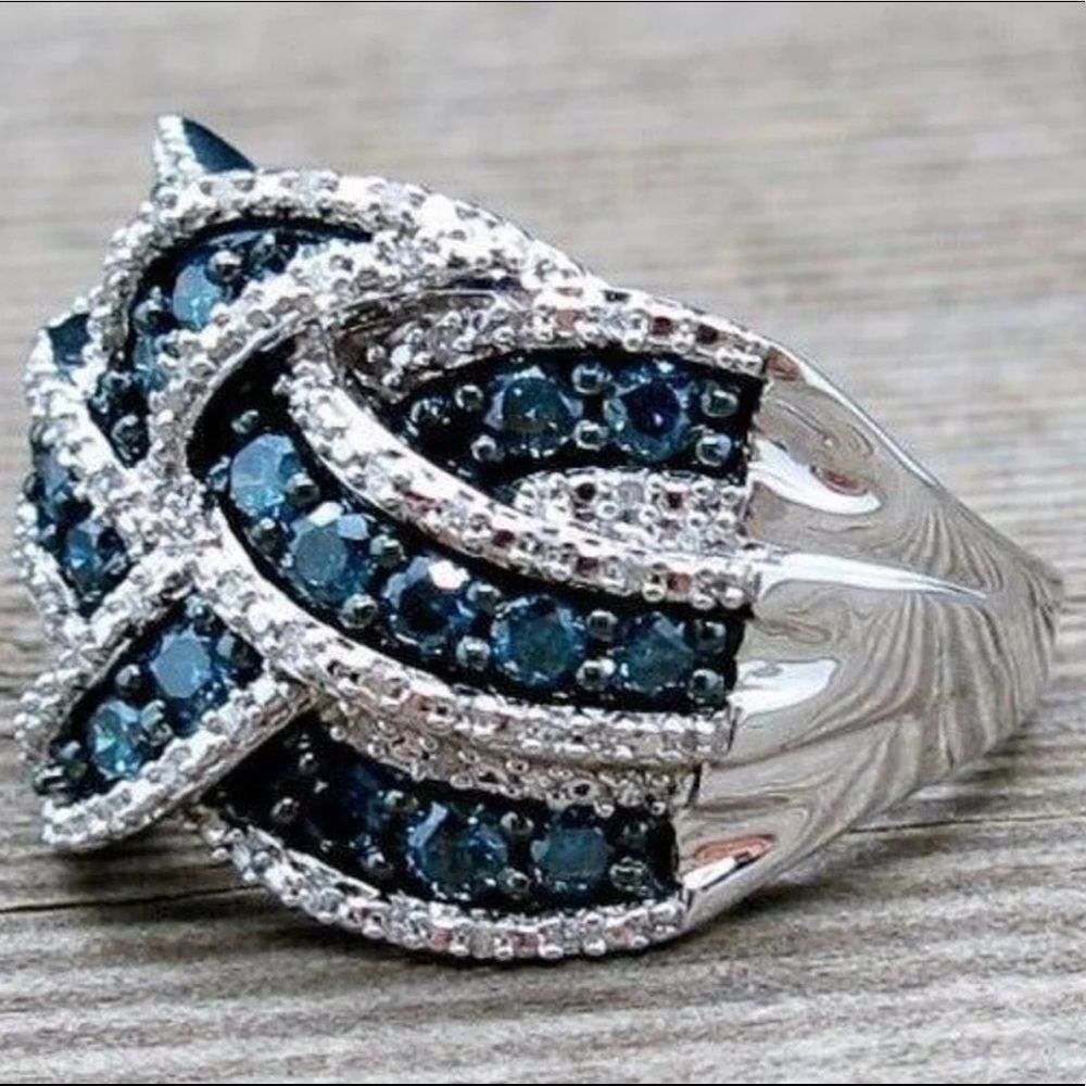Blue sapphire white gold bridal eternity ring - Picture 5 of 6